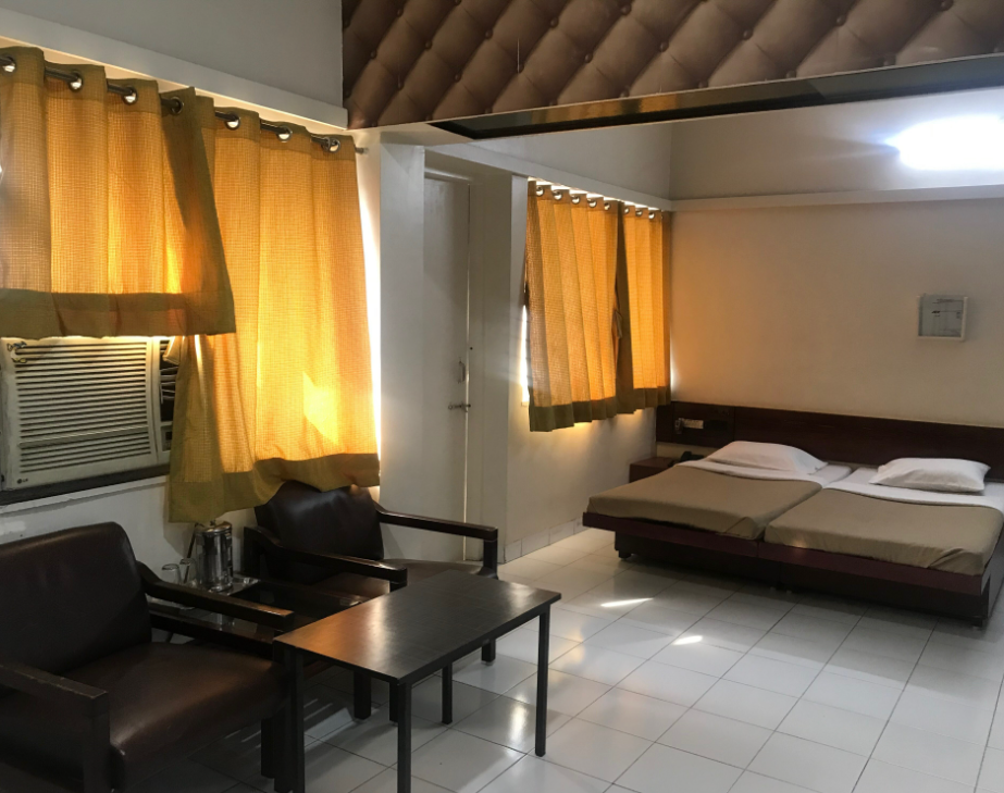 1 x Deluxe Room AC